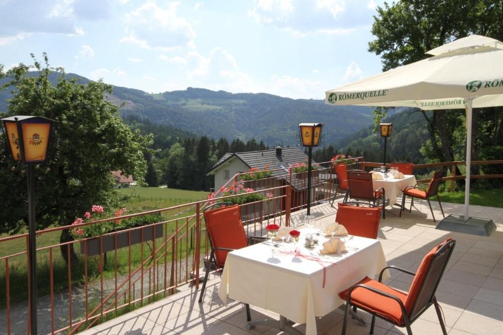 Panoramadorf Saualpe Hotel Eberstein Bagian luar foto