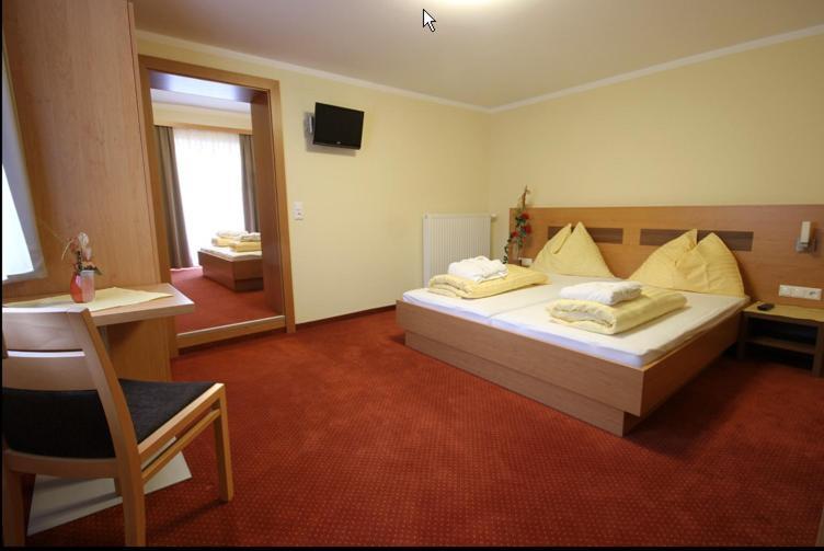 Panoramadorf Saualpe Hotel Eberstein Bagian luar foto
