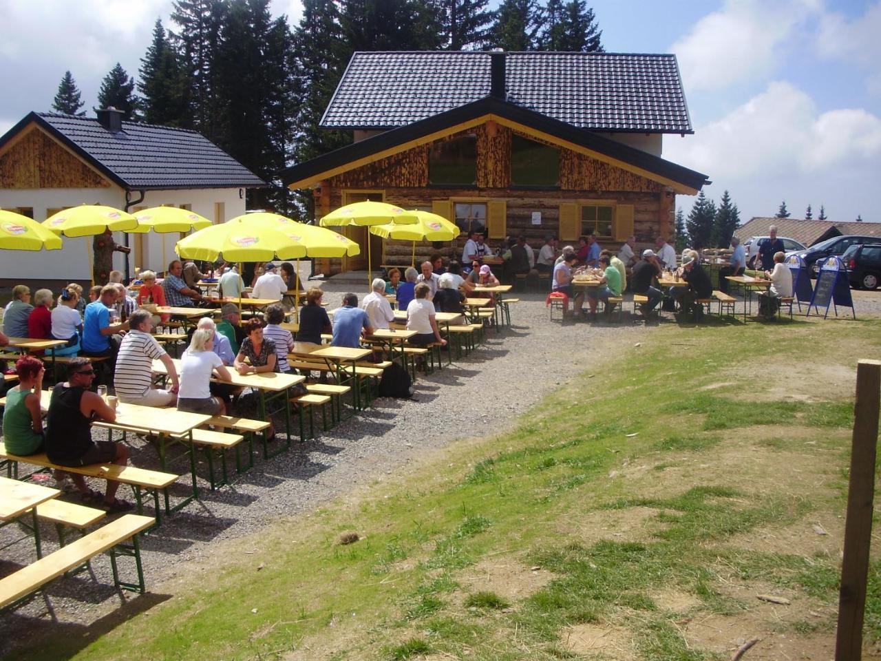 Panoramadorf Saualpe Hotel Eberstein Bagian luar foto