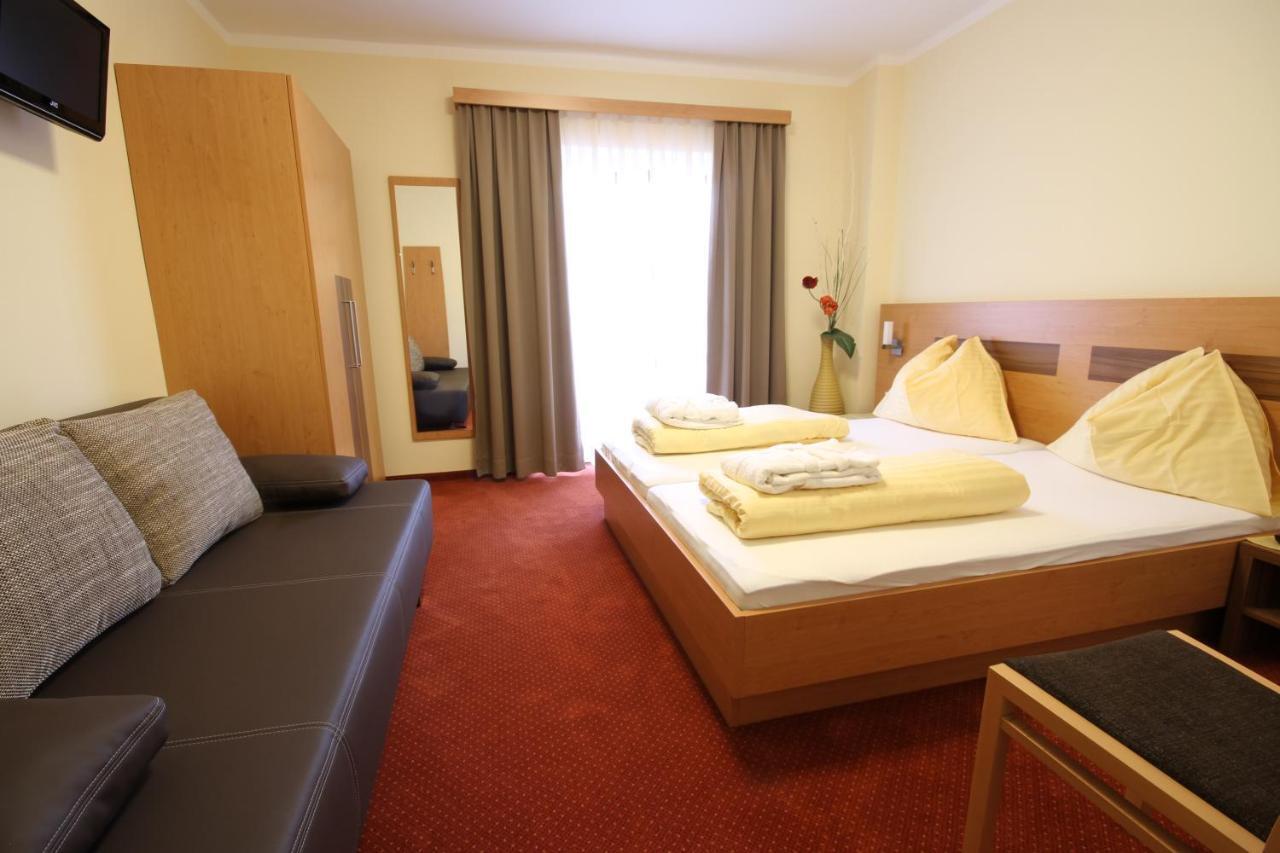 Panoramadorf Saualpe Hotel Eberstein Ruang foto